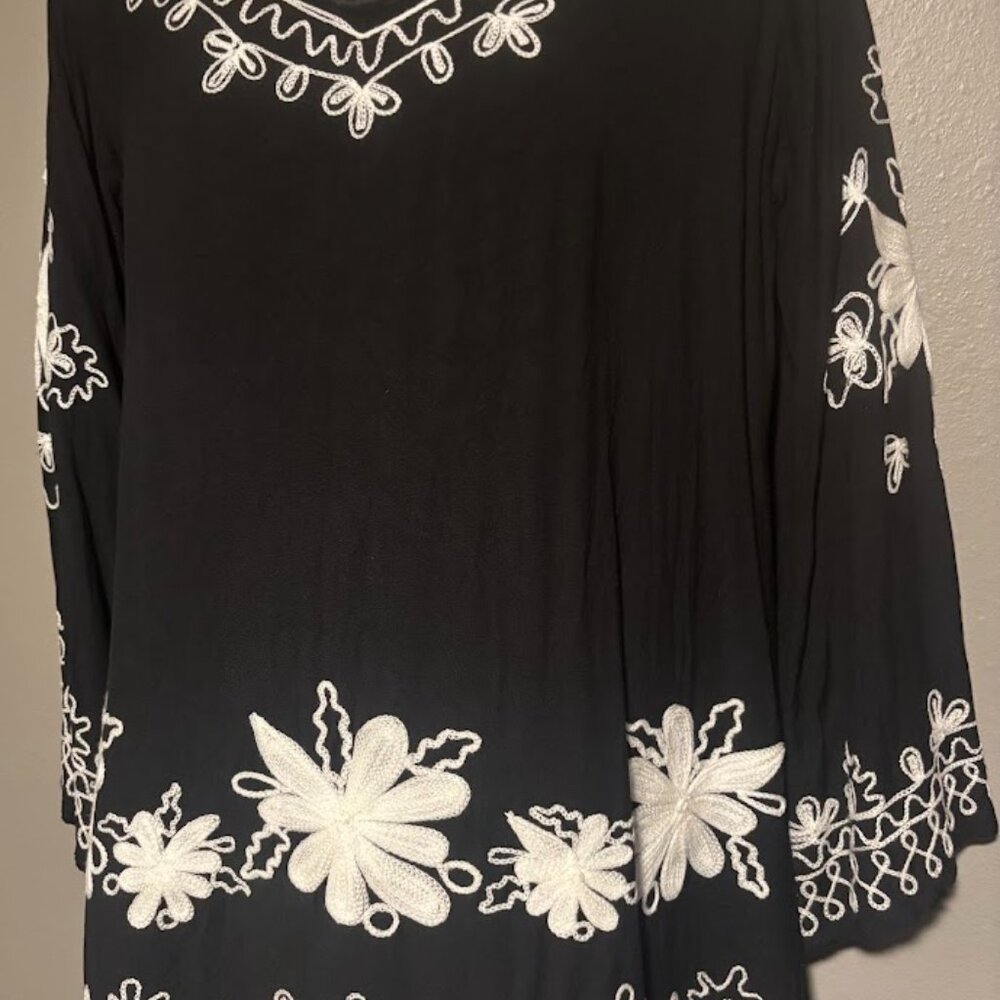 Black and 'White Top